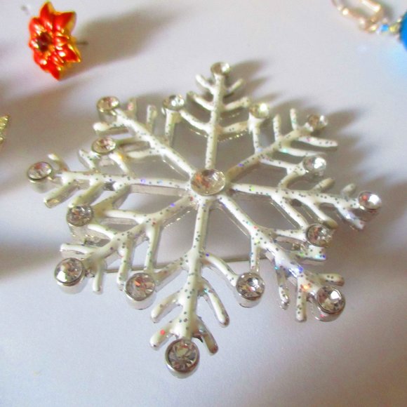 Christmas Vintage Costume Jewelry Lot Earrings Pins - Picture 6 of 10